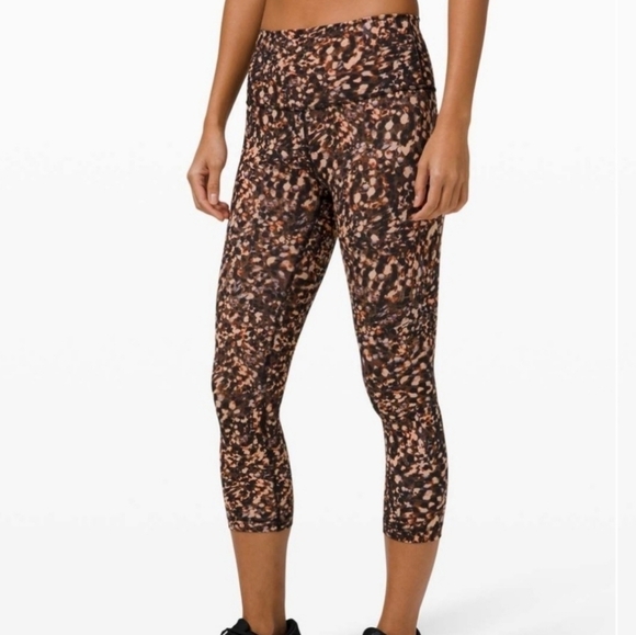 Lululemon Wunder Train High Rise Crop 21” leggings 2 - Picture 1 of 10
